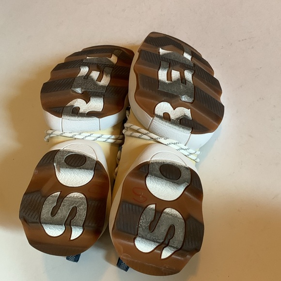 Sorel Kinetic Impact Sneakers 7.5 - Picture 10 of 11